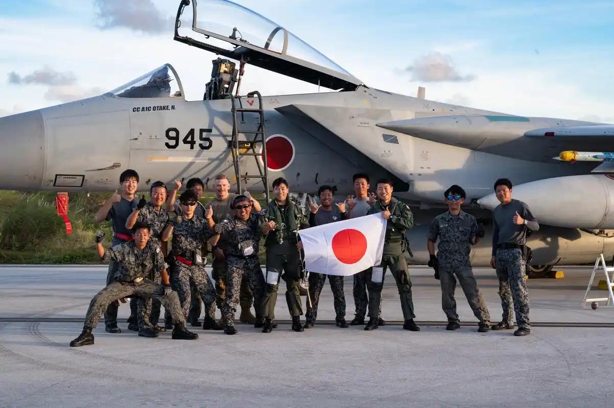 摊牌了，日本自卫队制定3套“夺取台湾岛”军事方案，模仿二战德国的“闪电战”，对台