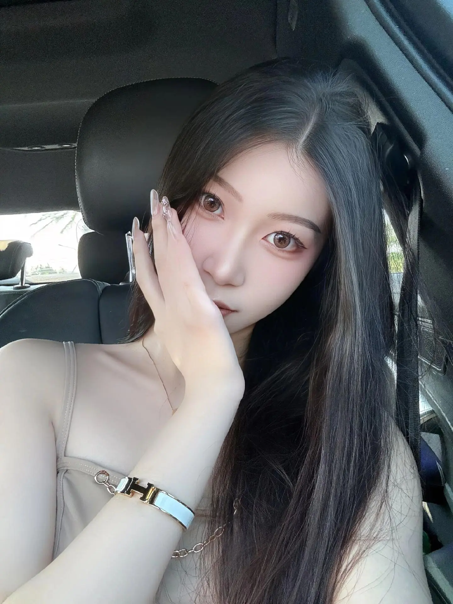 其实一个人挺好的，虽然孤独，但是安静，没有辜负，没有背叛，没有期望，也...