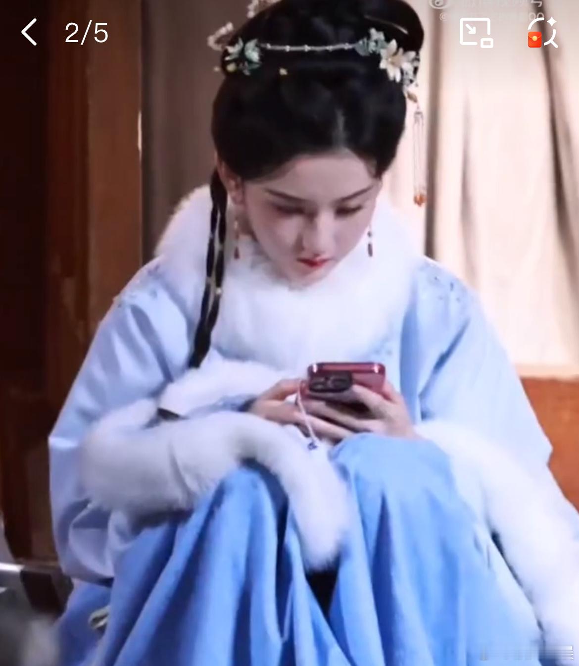 宋祖儿表妹万福蓝色冬装路透宋祖儿蓝色冬装路透宋祖儿蓝色冬装路透，好看，[挤眼][