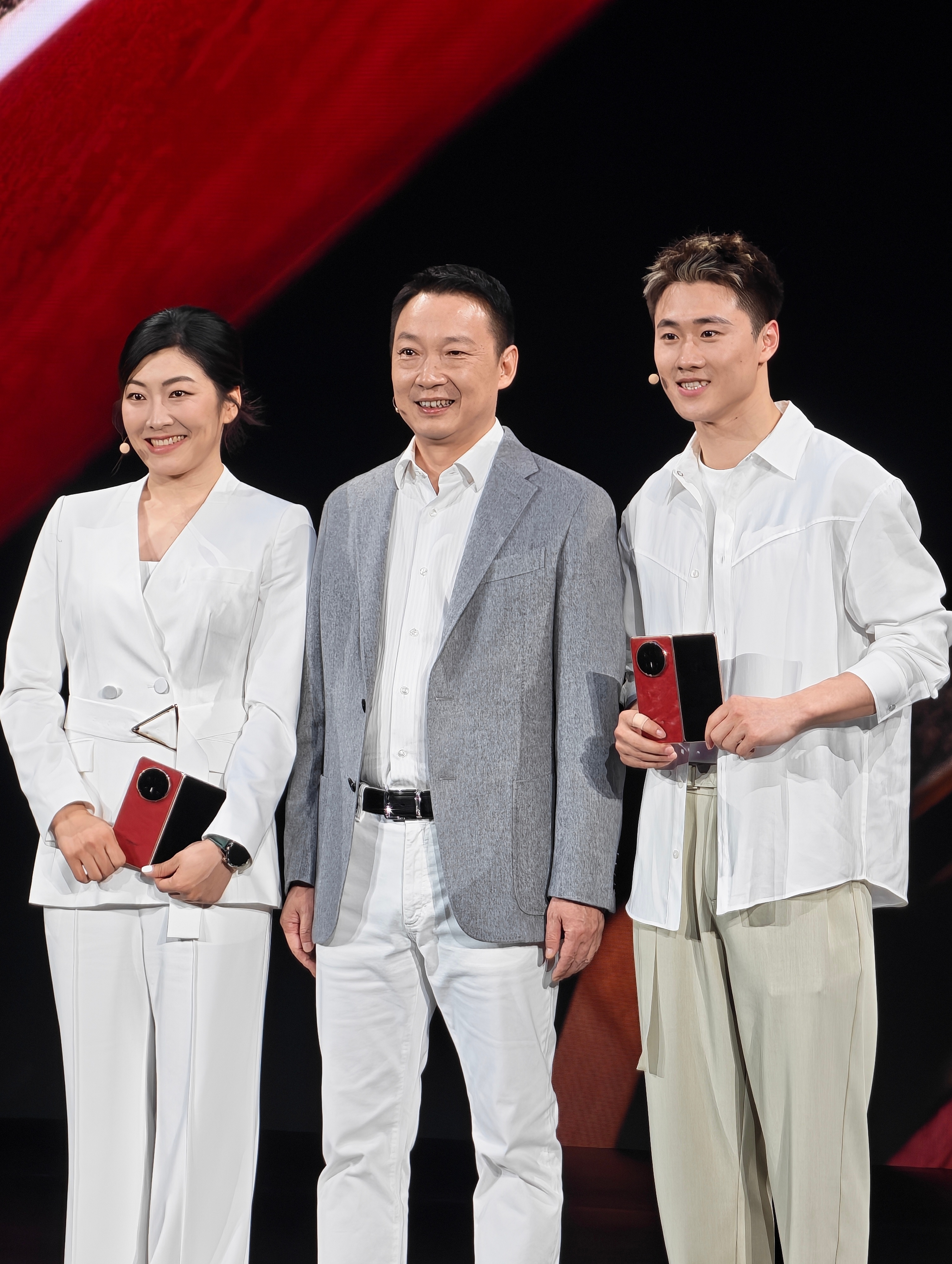 当大家都以为内存涨价，荣耀也会顶不住压力顺势涨价的时候，荣耀还是扛住了，荣耀Ma