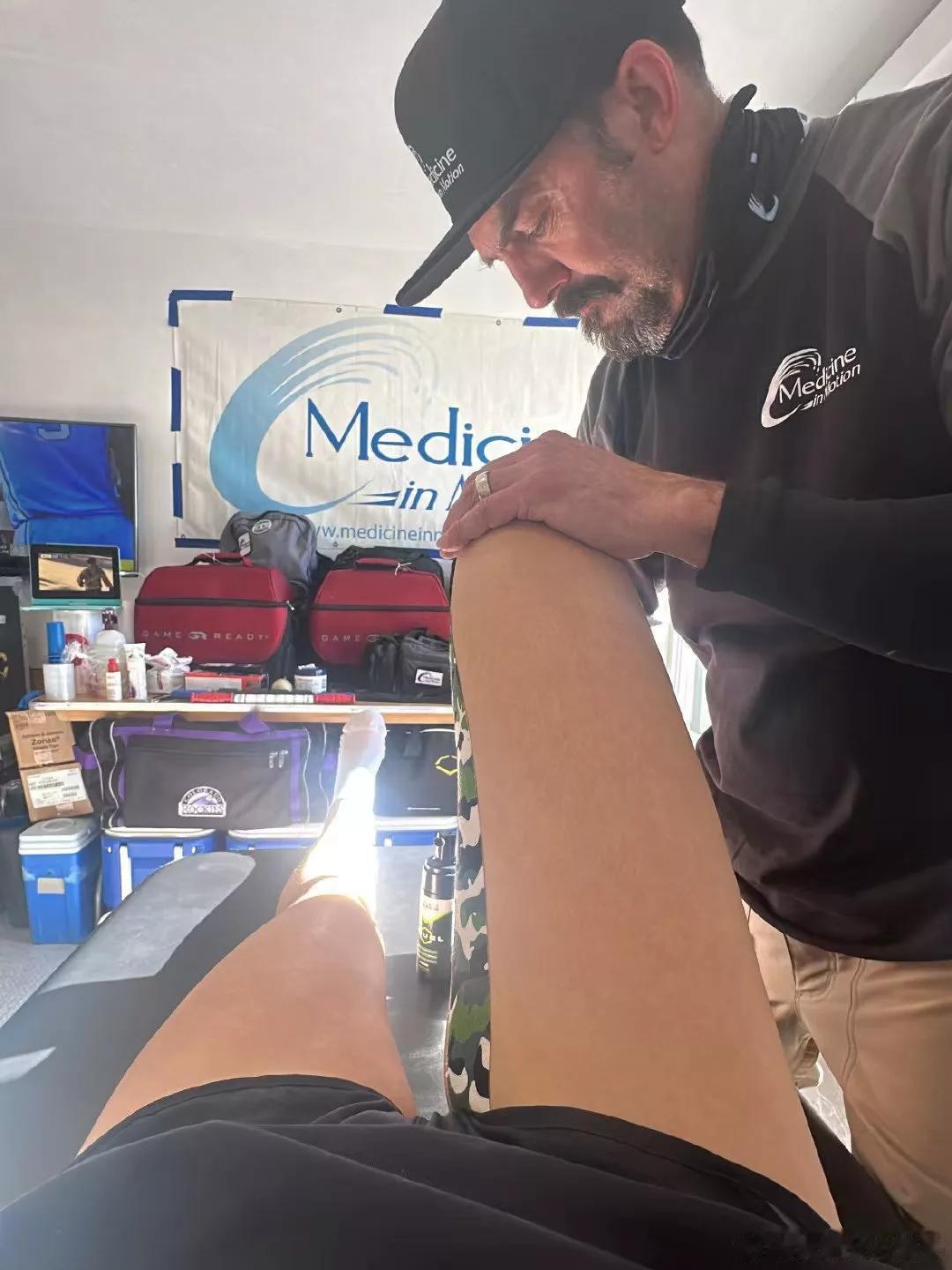 谷爱凌还能赢了比赛吗？

谷爱凌发文称，几天前训练中受伤导致极度疼痛无法行走，每