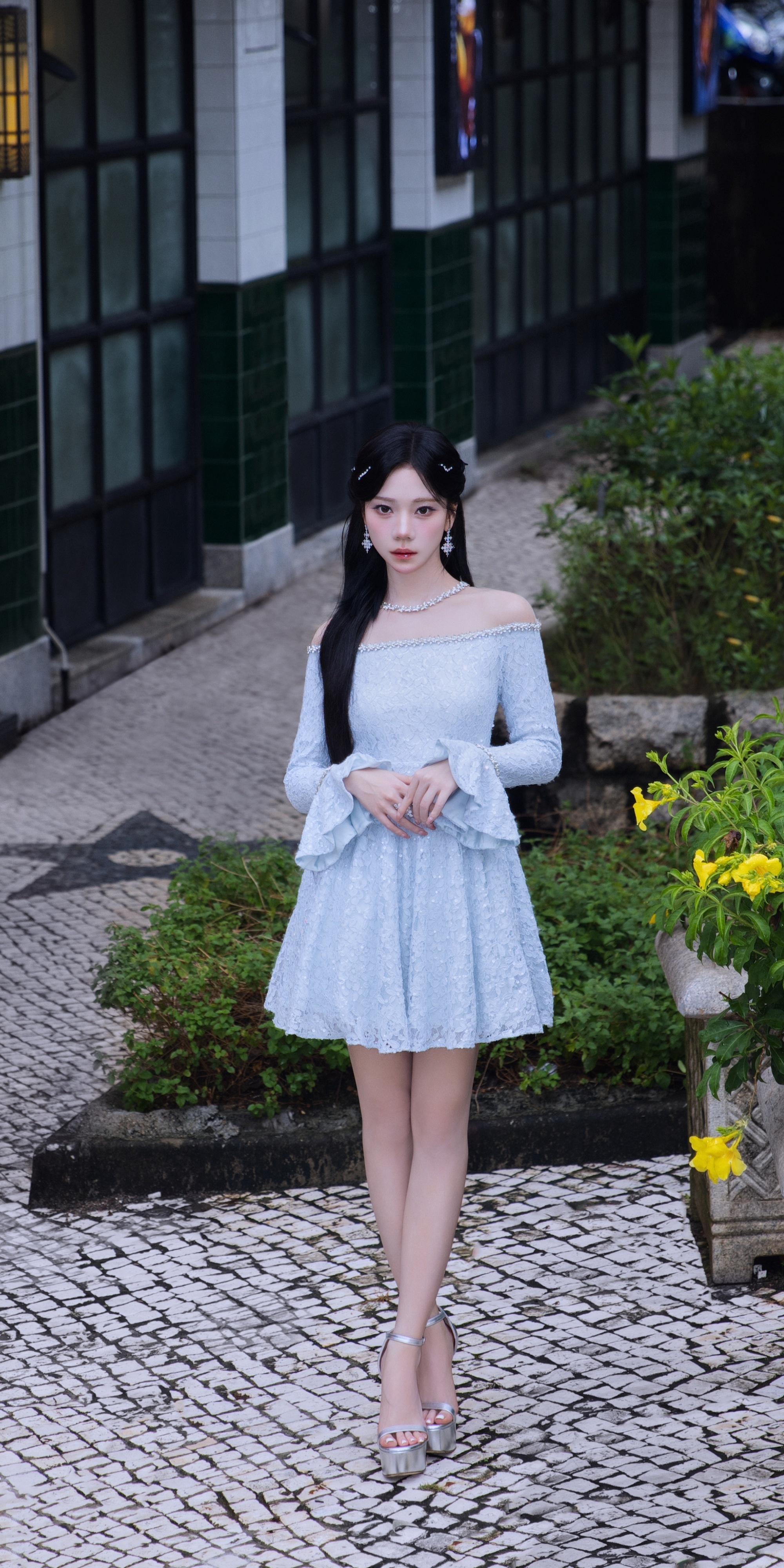 张紫宁，穿蓝裙子的“千金大小姐”。张紫宁