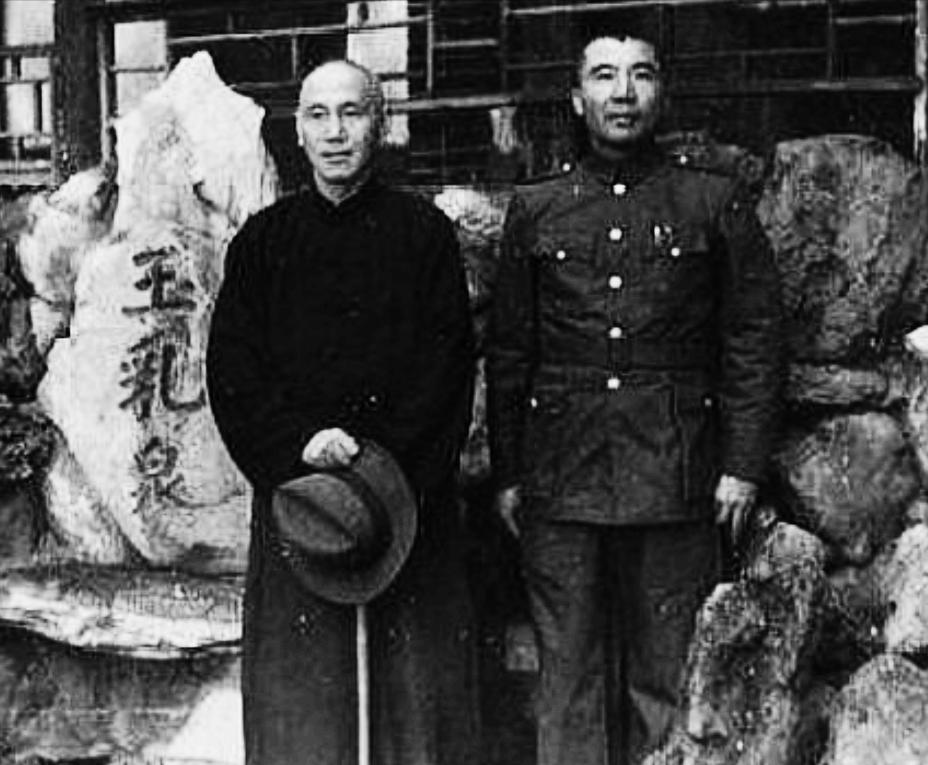 传闻，1948 年，蒋介石特意召王耀武到南京家中赴宴。

这场家宴准备了地道山东