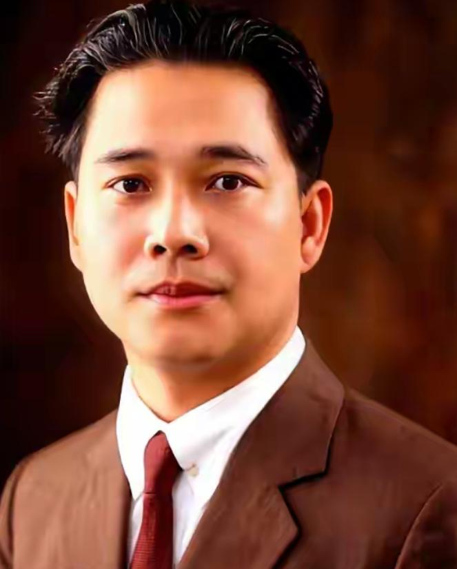 汪精卫死后，其妻陈璧君出于某种心理，往他坟里灌了5吨碎钢铁，浇筑成一个铁疙瘩，以
