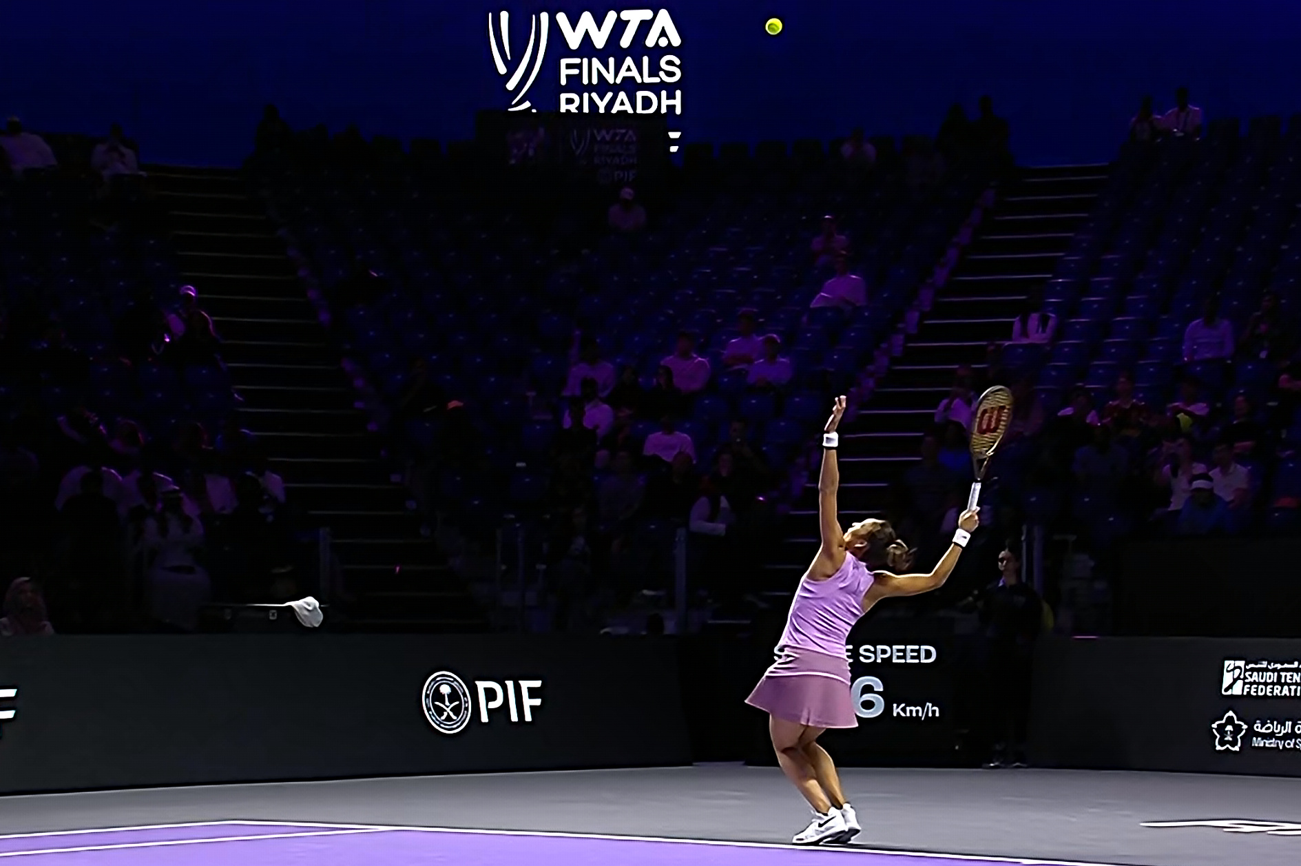 虽然在首盘4-1(30-0)领先下被追平，但郑钦文还是在盘末稳住状态，并在抢七以