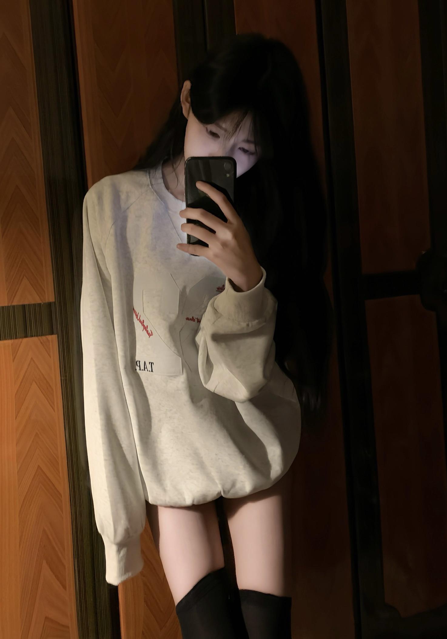 以前不甘心 总想争个对错 现在不会了 人心各有所愿 没有道理可讲