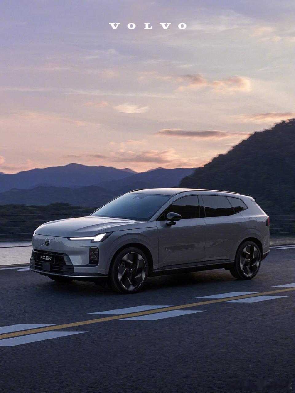 沃尔沃XC70今晚正式开启预售预售价格29.99万起～  沃尔沃XC70是基于S