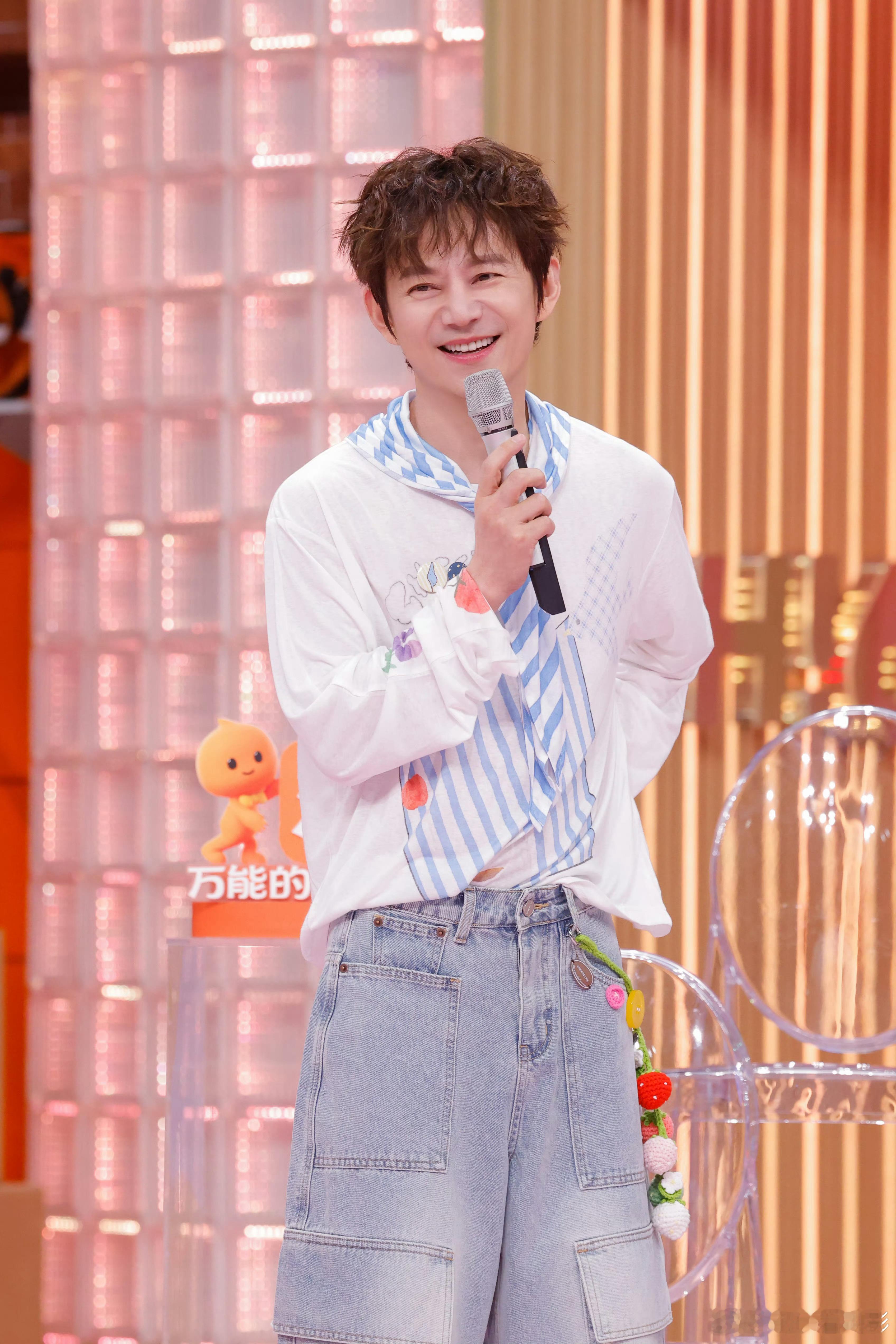 何炅演唱会没通知何炅还以为是真的…主要是大家都太期待双北合体了吧 