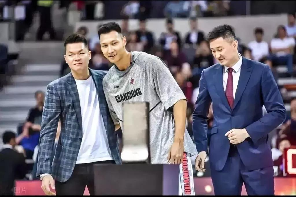 当少数人说一支球队和主教练什么的时候？我们往往不会介意？但当许多人说的时候？那我
