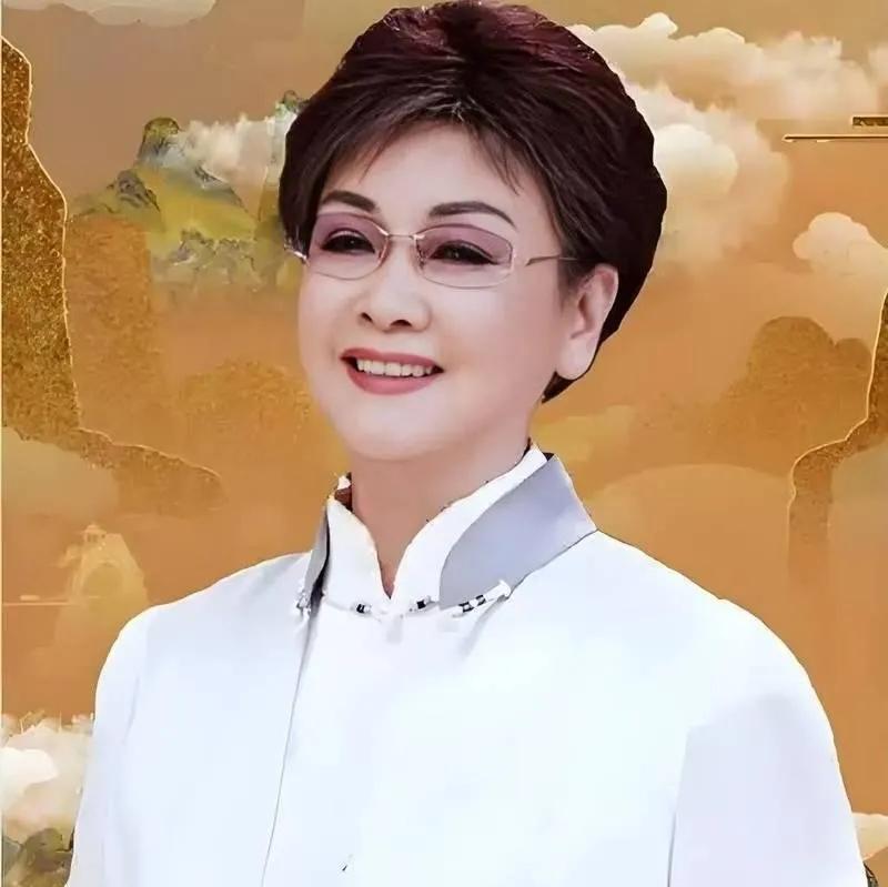 李谷一签完离婚协议，抬眼轻声说了一句“金老师，我确实生不出来”。

你看，她没有