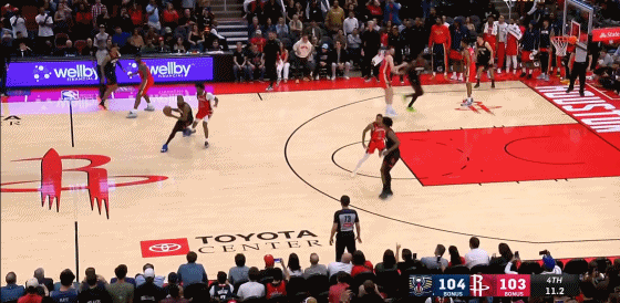 价值所在！杜兰特关键中投带走比赛！
在今天NBA常规赛火箭对阵鹈鹕的第四节比赛最