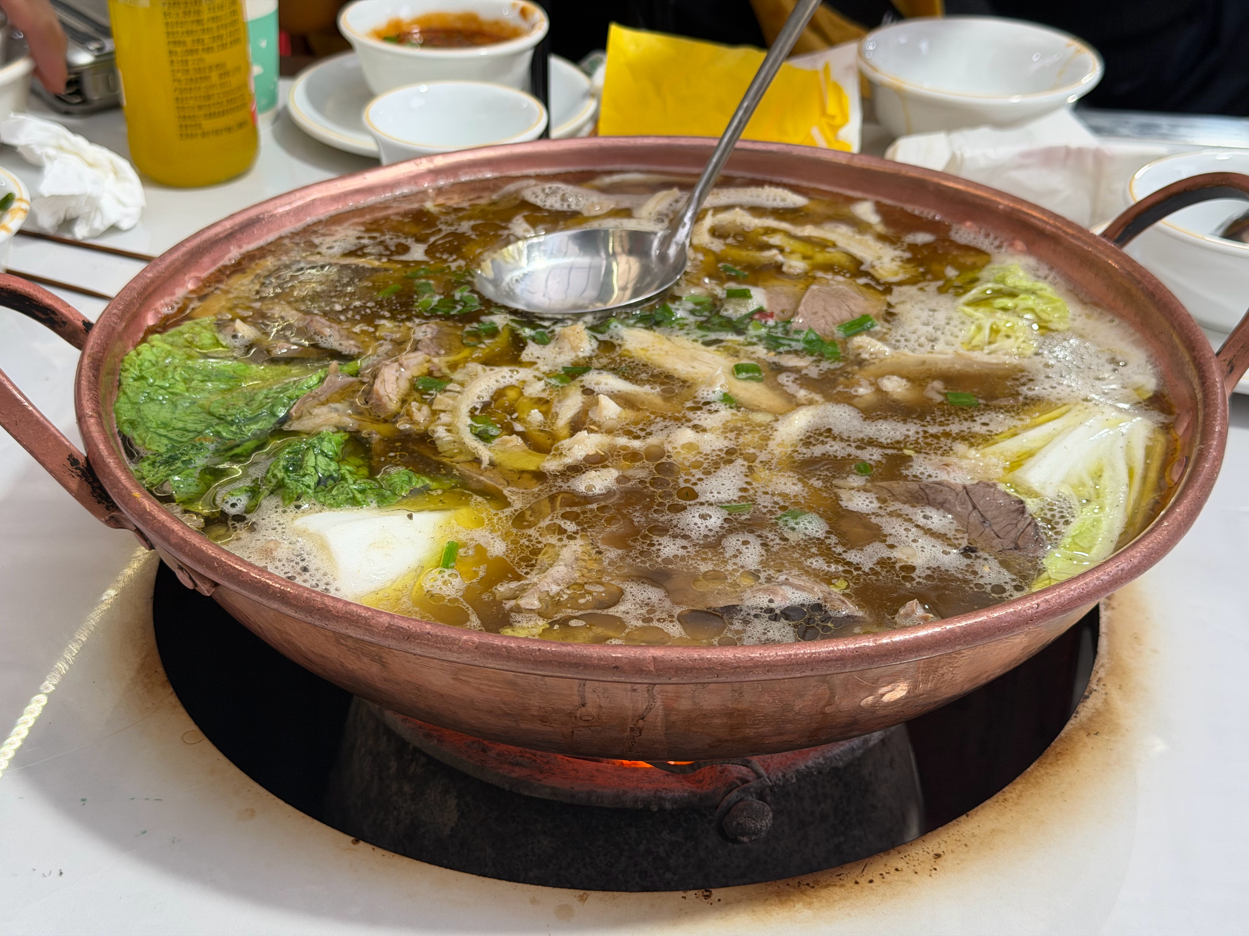 早，今天又来吃铜瓢牛肉碳火+铜锅，很正宗嗷 腾冲·金鸡铜锅苑·铜瓢牛肉