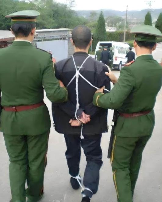 1988年吉林刑场，76岁死囚吕庆瑞喊出一句话，在场警察全部愣住，档案揭开，他竟