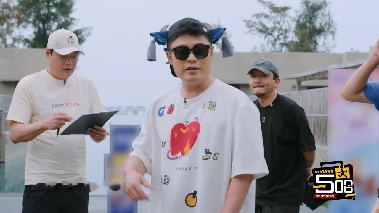 陈赫鹿晗攻击0伤害陈赫被鹿晗的鼓励式教育迷成翘嘴泼了个寂寞，但夸出了新高度。鹿晗