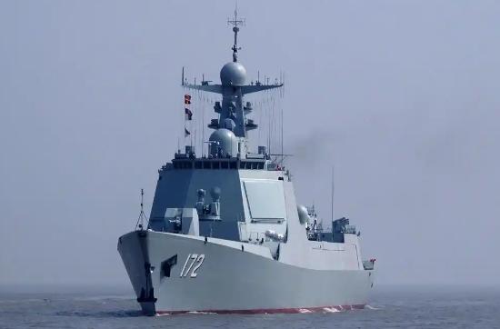 [浮云]055配备200多枚导弹，假如海战爆发，导弹打完了该咋办？实不相瞒，05