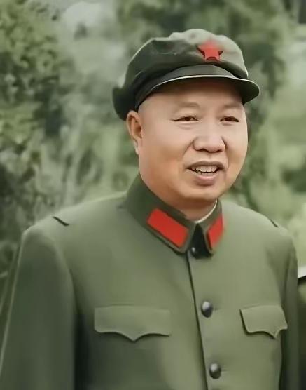 1949年金门战役失利，总指挥被连降三级，1955年授大校，6年后升少将。你知道