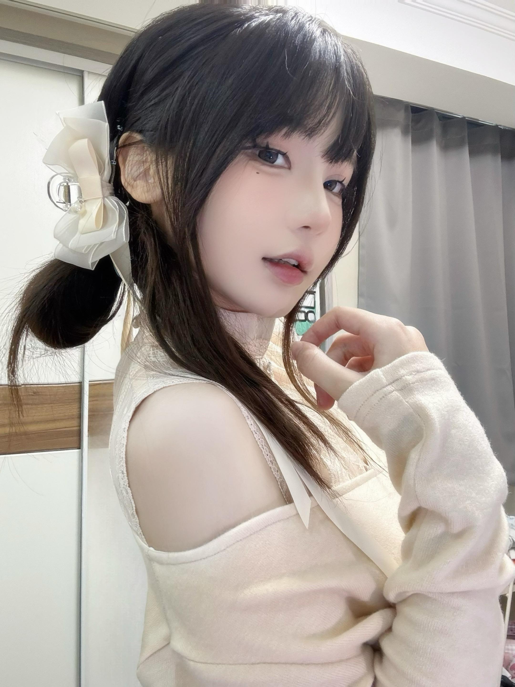 喜爱三连 评论区掉落三张同款