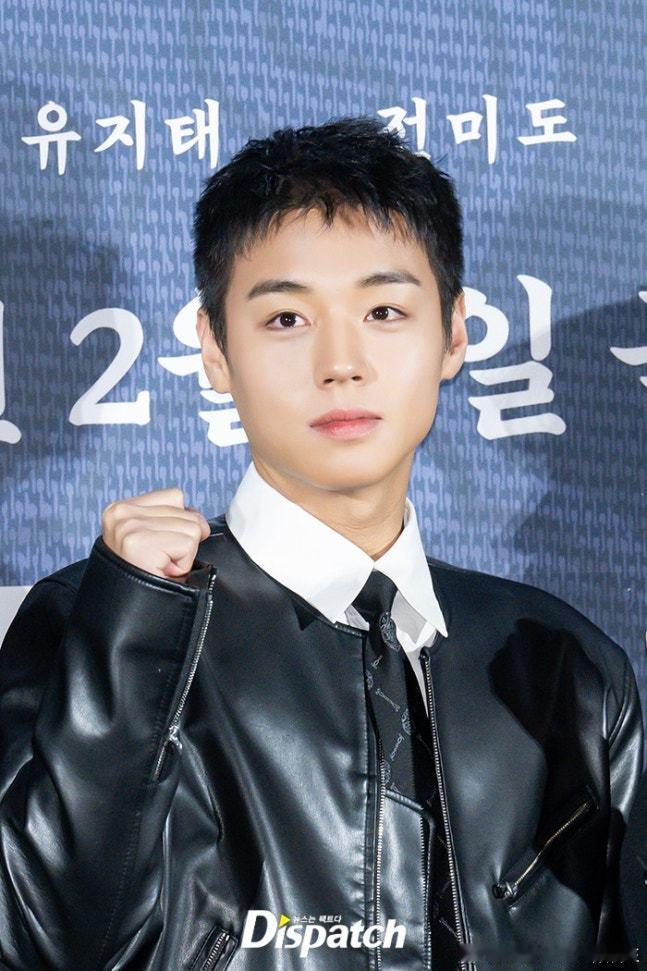 19日，电影与王生活的男人举行制作报告会，主演柳海真、朴志训、田美都等出席。 