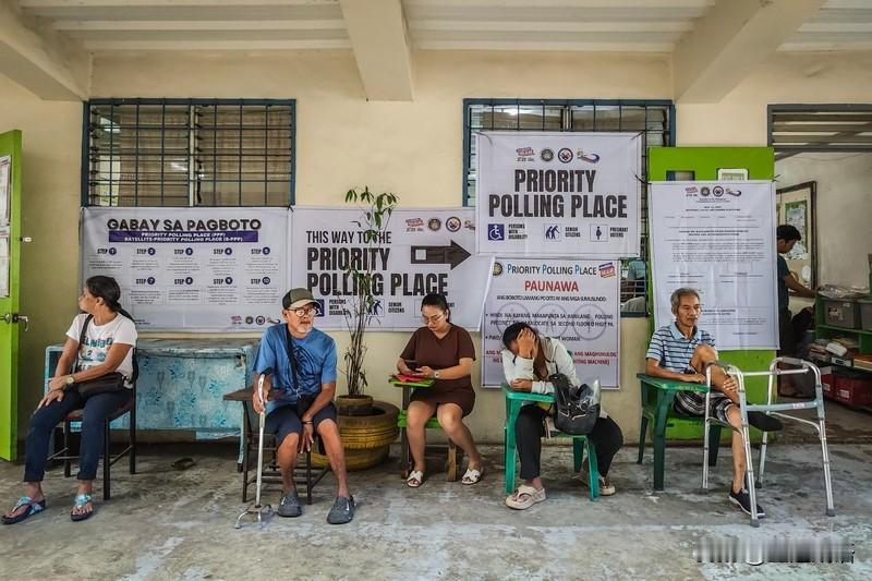 菲律宾政坛像豪门宫斗剧，马科斯与杜特尔特两大家族从盟友变死敌，弹劾、枪击轮番上演