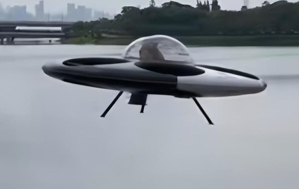 真牛，义乌开始卖UFO！科幻飞碟走进现实。最近刷到视频，“义乌卖UFO”直接刷屏