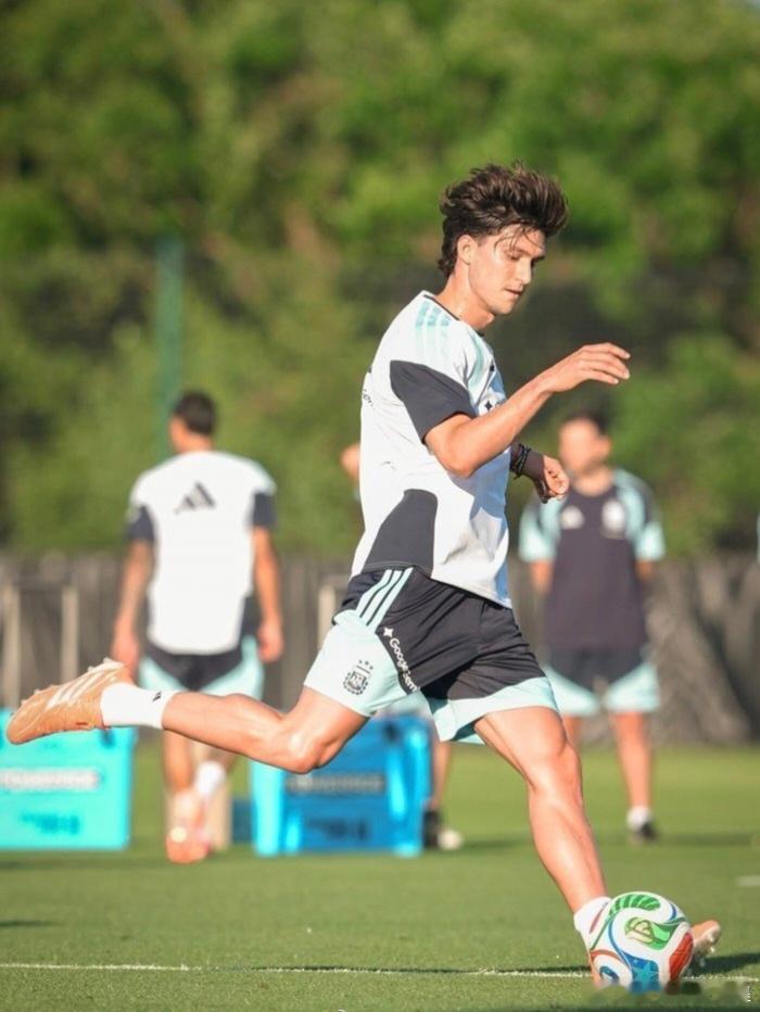 蓝白防线折翼！巴列尔迪重伤梦碎世界杯，卫冕之路添隐忧2026年6月6日，美加墨世