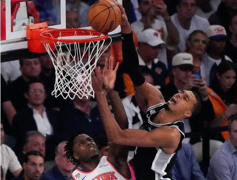 6月9日讯 NBA总决赛第三战，马刺队客场以115-111击败尼克斯，将大比分扳
