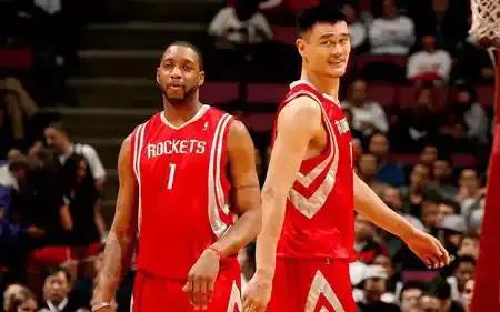 麦迪火箭时期的进攻效率委实拿不出手，那在你看来为什么当年还有那么多人在火箭时期迷