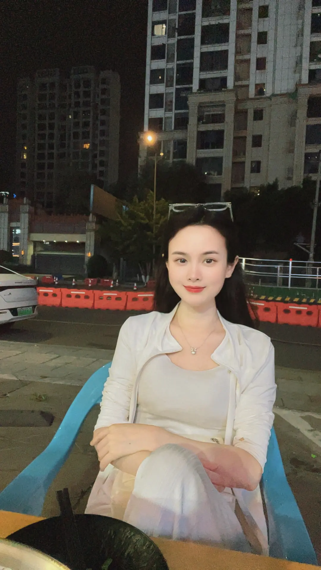 这世界上有很多东西都可以靠努力争取， 唯独拥有一个友情友义的爱人和朋友...