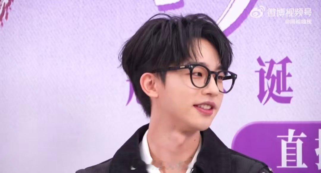 何运晨一句话让微博主持人汗流浃背 声鸣远扬直播声鸣远扬 这发言绝了！何运晨直播一