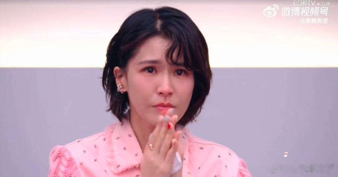 黄灿灿一开口曾沛慈就哭了乘风2026黄灿灿歌声缓缓响起，刚开口瞬间戳中曾沛慈泪点