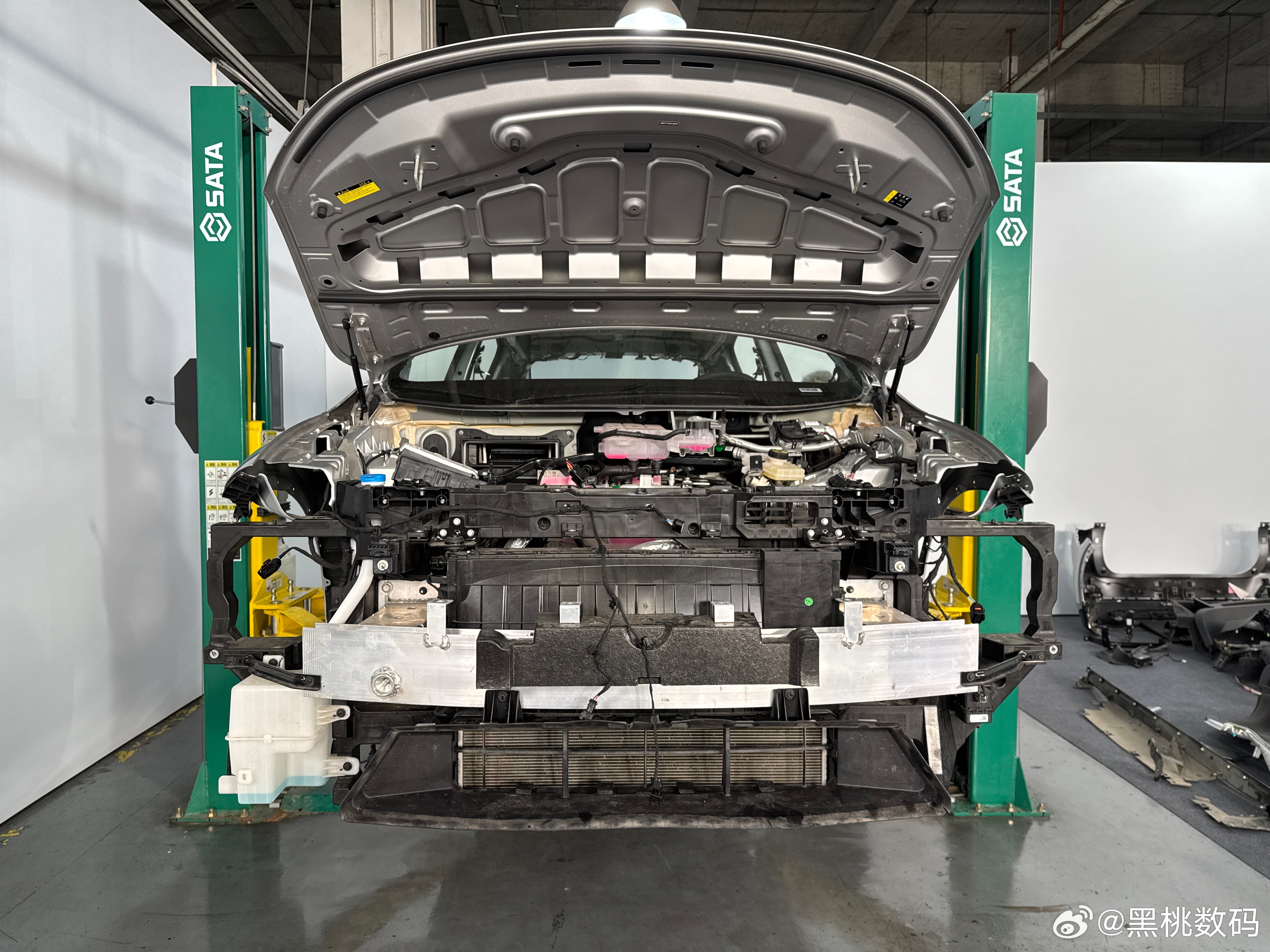 小鹏G6超级增程的全网首拆，把这款车藏在看不见的地方的硬实力和工程师的用心全给展