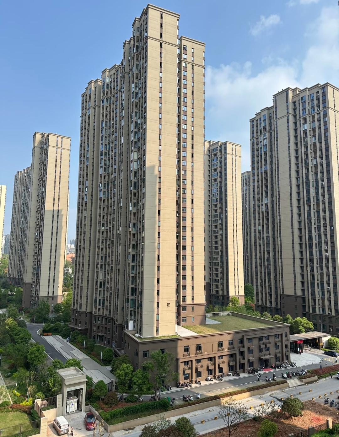 我一直都不明白
现在的人胆子怎么这么大?
很多普通人拿着三四千的月薪
却大多数人