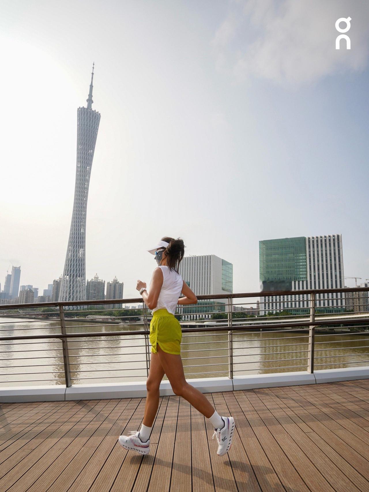 注意了，40至50岁得防八个高，
高血压，高血脂，
高血糖，高血黏，
高尿酸，高