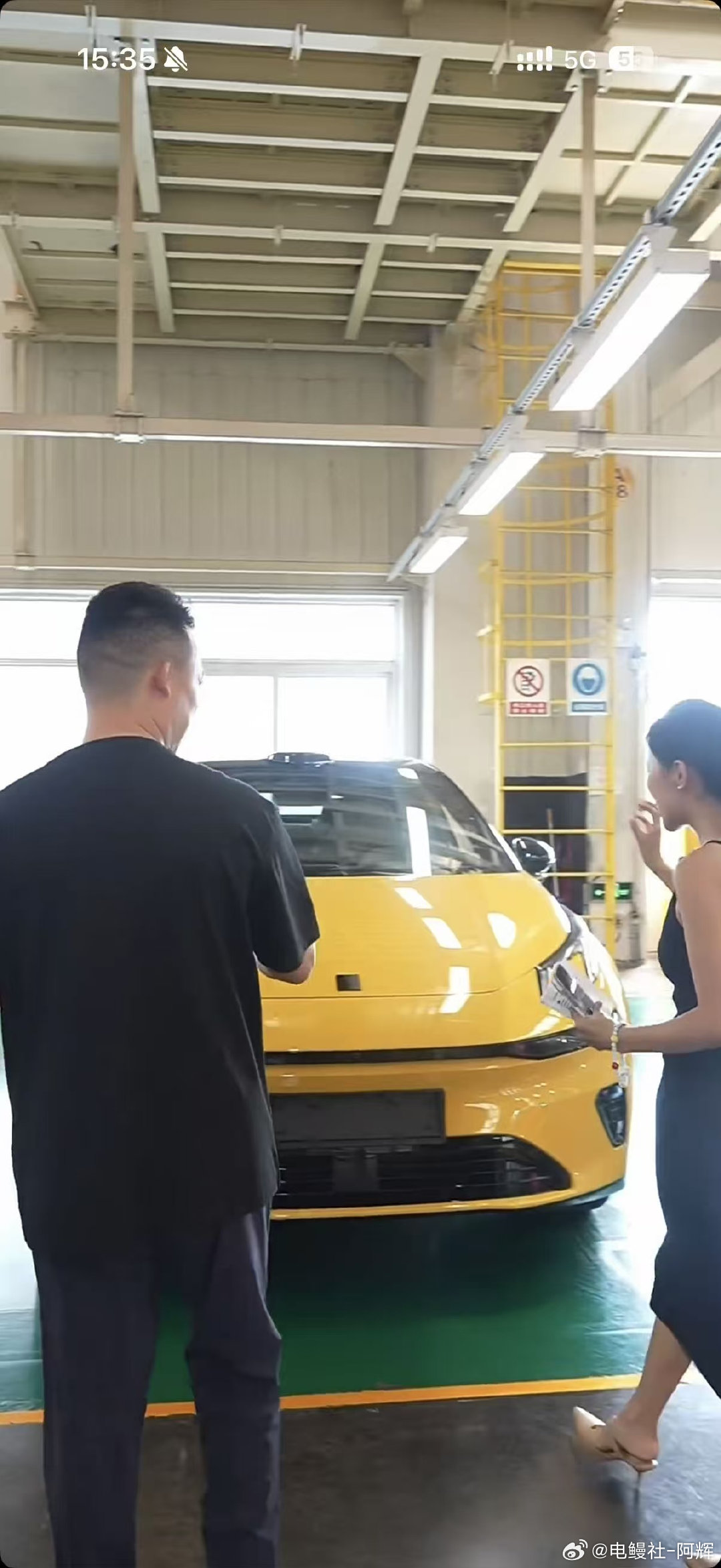 领克高管直播泄密新车 看到这波直播流露出来的拉风大尾翼，这尺寸造型有点赛道的味道