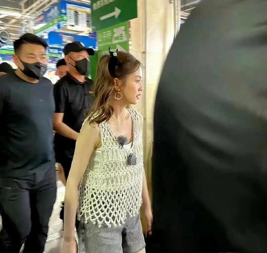 路人镜头里的白鹿，你觉得美吗？ 