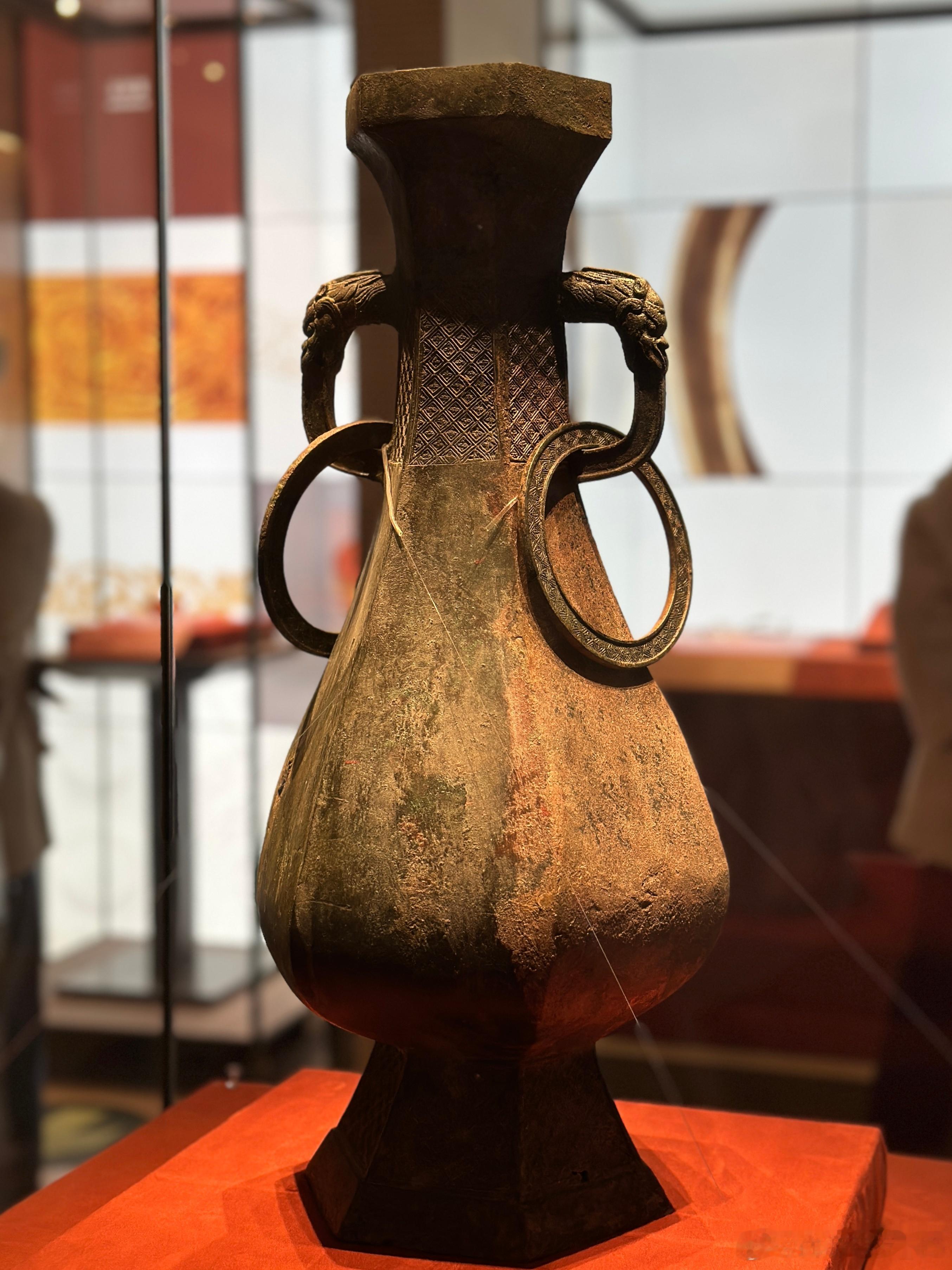 贺兰山下“桃花石” 西夏文物精品展 双耳六棱瓶/宁夏博物馆藏1986年宁夏银川新