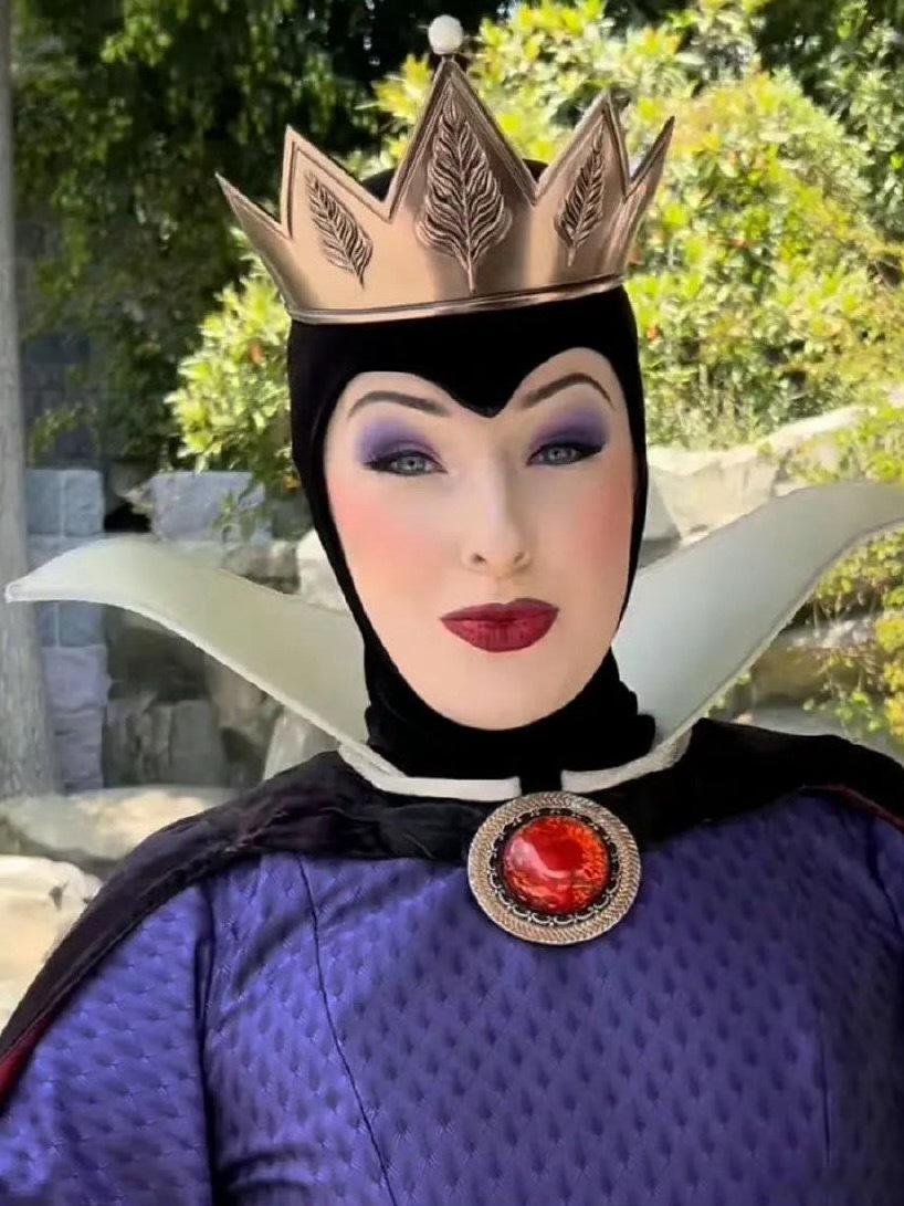 毒皇后扮演者被解雇原因曝光 近日毒皇后扮演者自曝被解雇内幕！去年迪士尼计划将毒皇