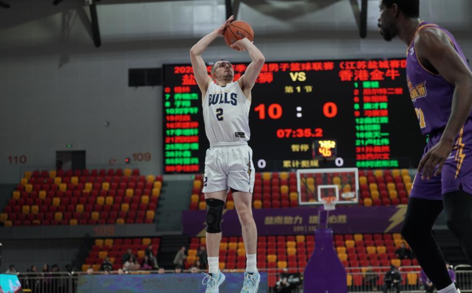 NBL联赛22日晚结束第16轮最后4场比赛，卫冕冠军香港金牛客场上演逆转继续领跑