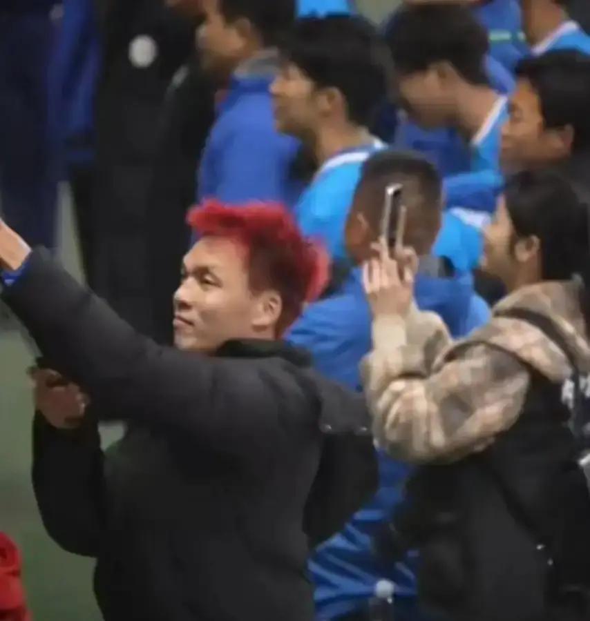 7球后卫爆冷MVP！
 
高响在湘超最后一轮补时绝杀，直接把最佳球员奖杯从谷文杰