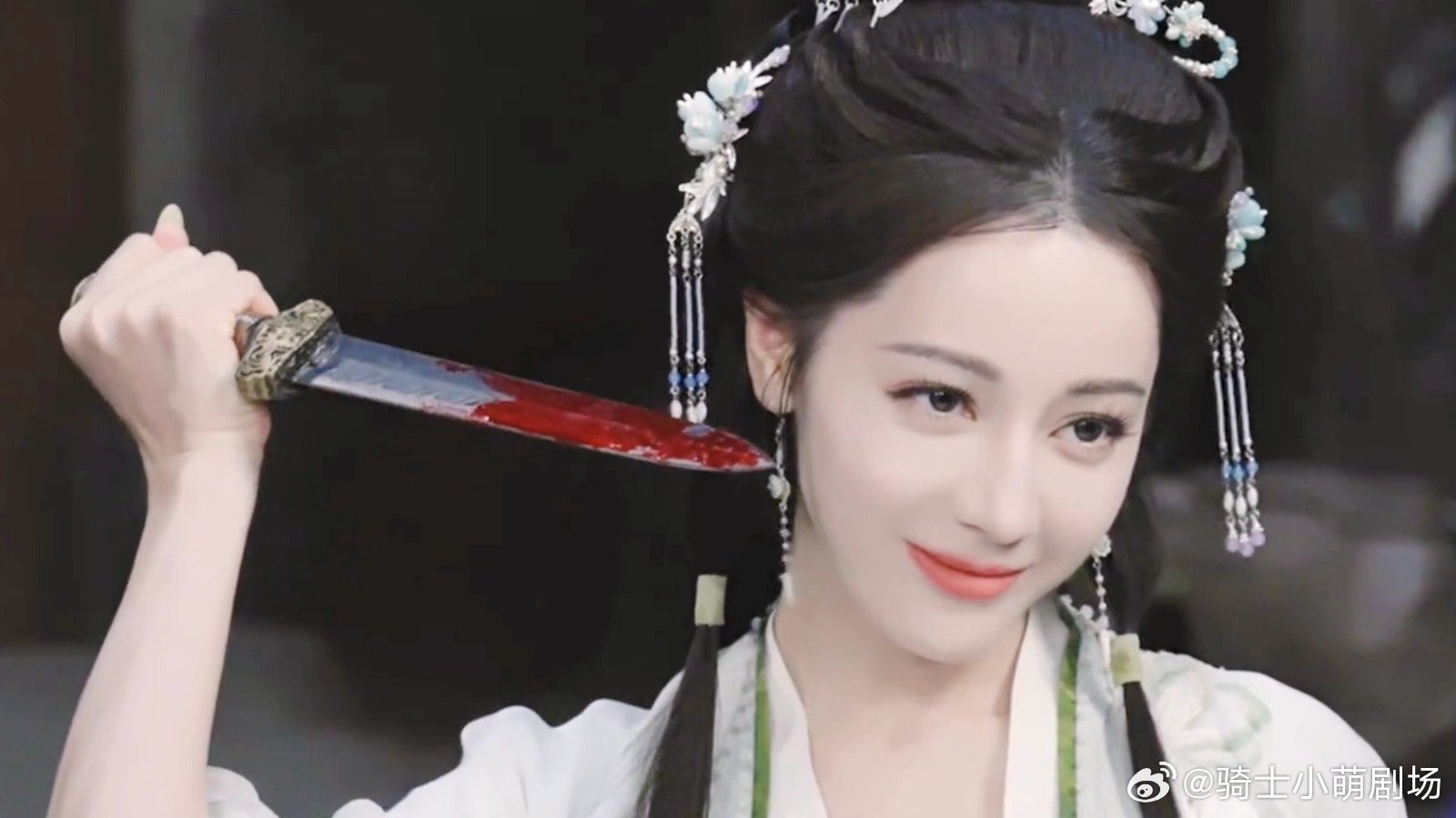 迪丽热巴好会演疯批迪丽热巴找准了自己赛道被迪丽热巴的疯批演技狠狠戳中，乔燕转刀又