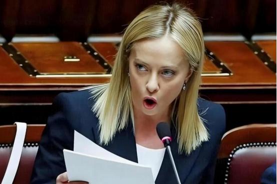 意大利火速跳出来了：美国逮捕行动是“合法防御”
 
3日，在多国纷纷谴责美国违反