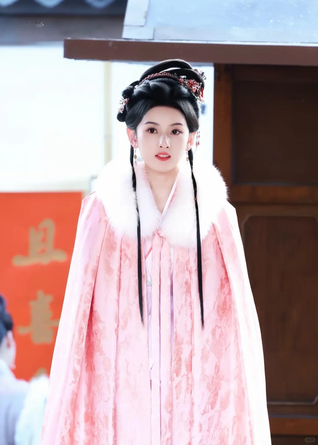 高洋后宫，虽然李祖娥是皇后，段昭仪没有皇后名分，但是她年轻貌美、多才多艺，即便没