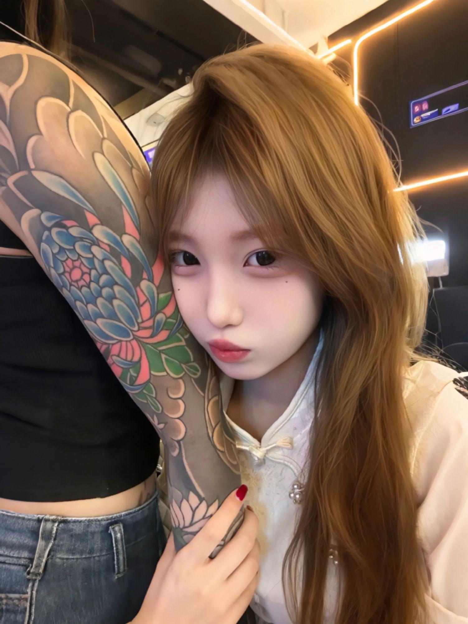 一定要长得好看吗 花臂给你当枕头不行吗