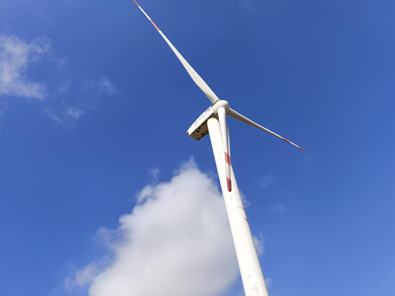 前两天写了一篇关于农业银行股票的文章，看到有些人的评论，真是好笑。

有不少人说