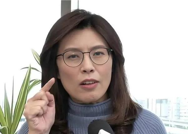 无差别攻击！啪啪打脸！
郑丽文这回去台南。
重话是一点没收住！

她直接说台南。