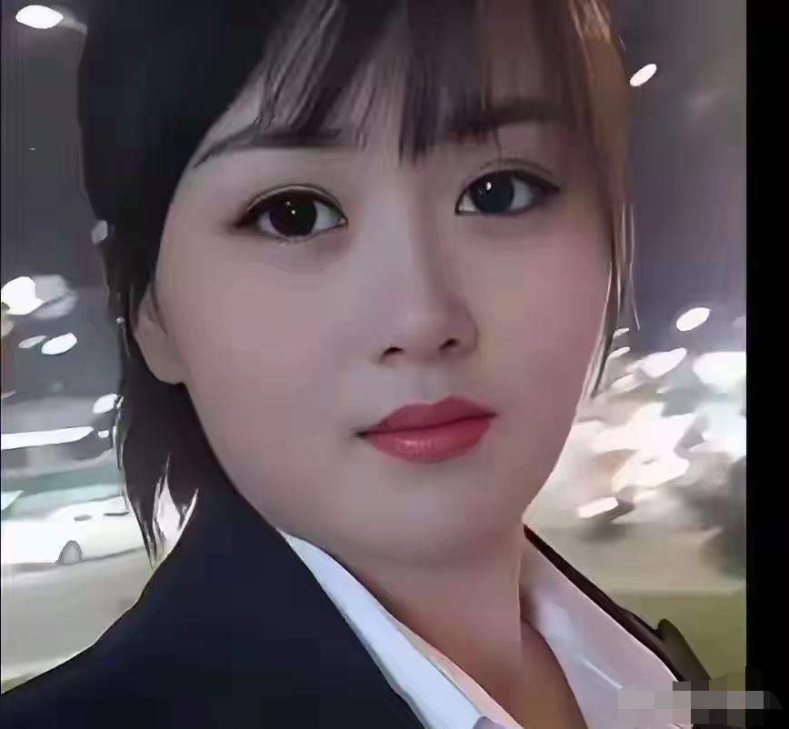 圆脸大眼睛的美女心好