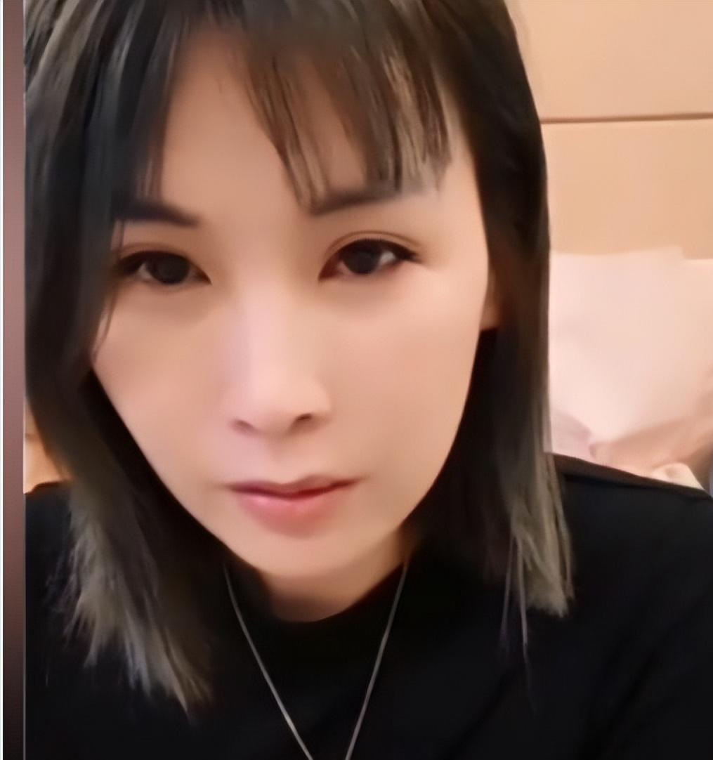 瑾汐大姐夫首条视频引围观 二哈岗位曝光成亮点，瑾汐大姐夫的账号意外曝光，在随后的