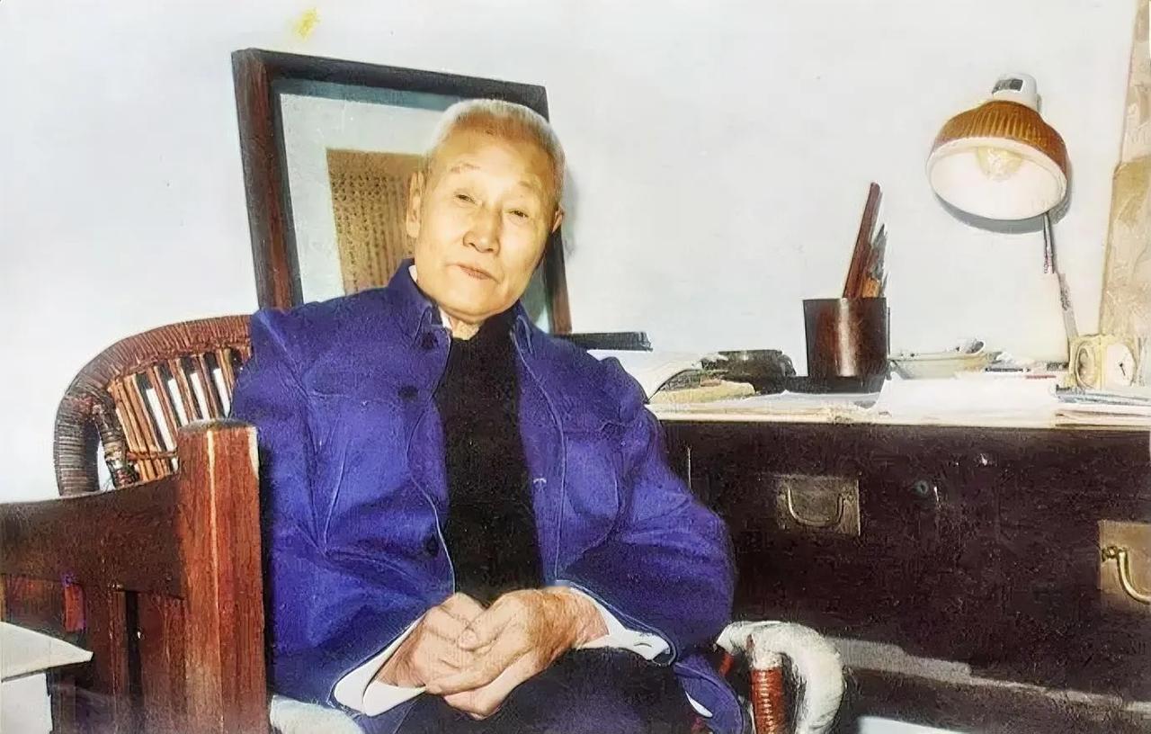 张中行是河北香河知名学者、散文家，位列“燕园三老”，潜心古典文学与语言文字研究，
