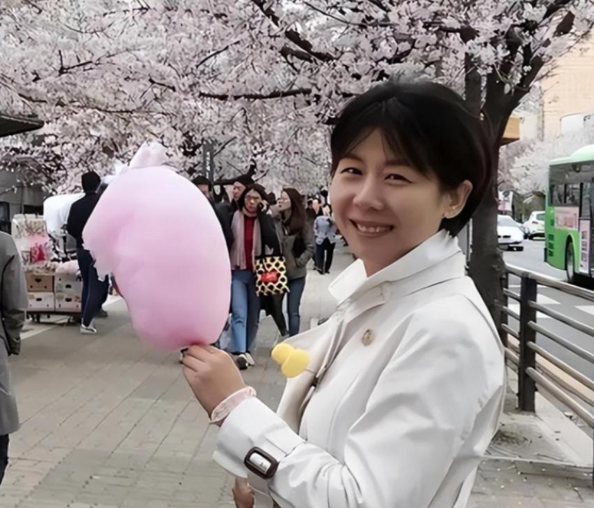 “不让你去北大是为你好，”1999年湖北687分文科女状元戴柳，竟被父亲偷偷篡改