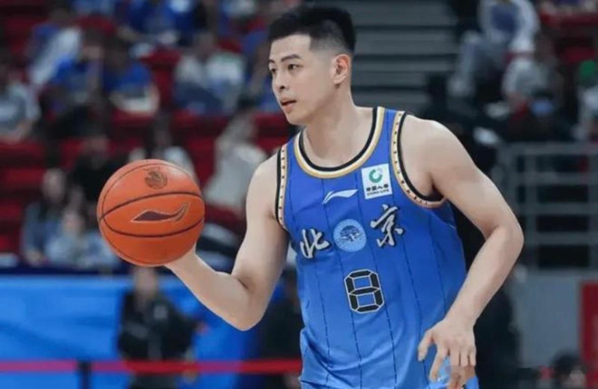 NBL长沙勇胜男篮今日正式宣布，北京首钢功勋后卫“方超巨”方硕加盟球队，新赛季身